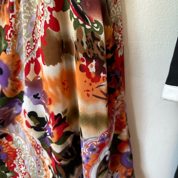 Floral Colorful Spring Summer V Neck Blouse Medium Crochet floral print tunic - Picture 6 of 12